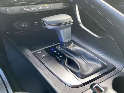 Certified 2025 Hyundai Elantra Sport image 18