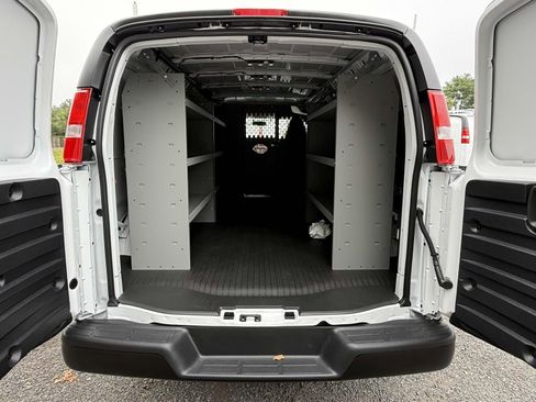 New 2025 Chevrolet Express 3500 Extended image 18