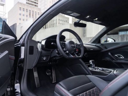 Used 2023 Audi R8 V10 performance image 7