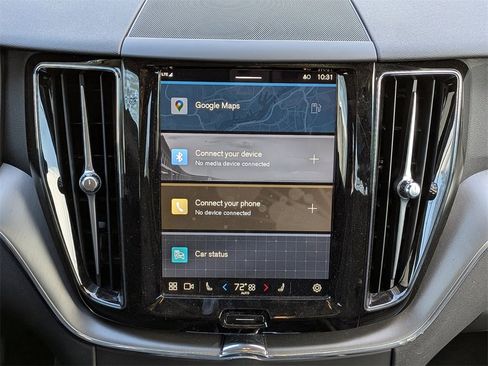 Certified 2025 Volvo XC60 B5 Core image 19