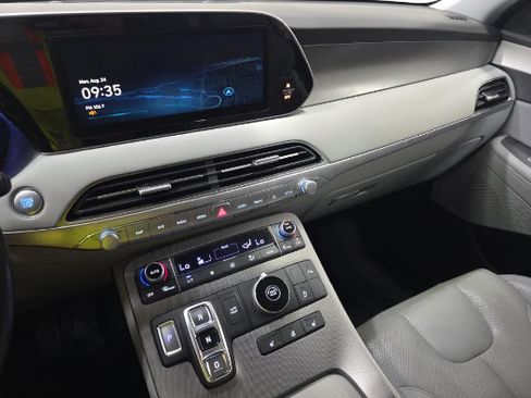 Used 2022 Hyundai Palisade SEL w/ Premium Package FWD image 10