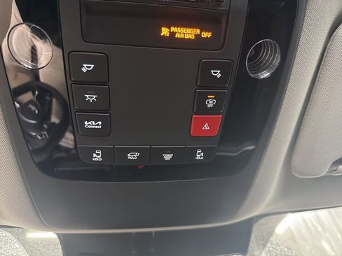 New 2026 Kia Carnival EX FWD image 17
