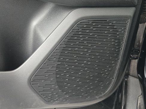 Used 2025 Chevrolet Equinox LT FWD image 30