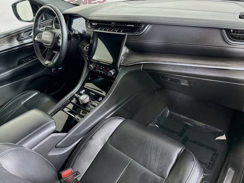 Used 2023 Jeep Grand Cherokee Overland w/ Adv Protech Group III AWD/4WD image 35