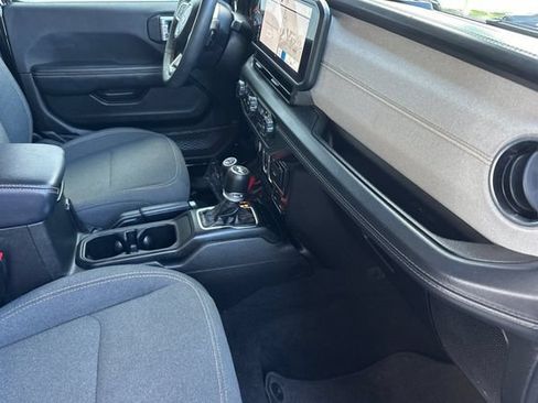 Used 2024 Jeep Wrangler Unlimited Sahara AWD/4WD image 18