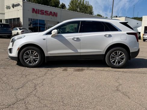 Used 2021 Cadillac XT5 Premium Luxury w/ LPO, Floor Liner Package AWD/4WD image 4