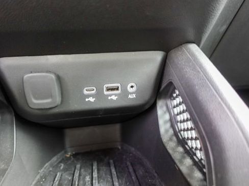 Used 2023 Chevrolet TrailBlazer RS w/ Sun and Liftgate Package image 20