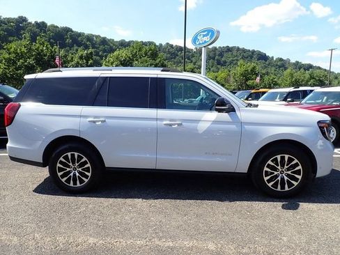 Used 2025 Ford Expedition Platinum AWD/4WD image 9