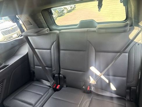 Used 2025 Chevrolet Tahoe Z71 AWD/4WD image 12