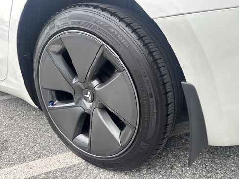 Used 2023 Tesla Model 3 Standard Range RWD image 11