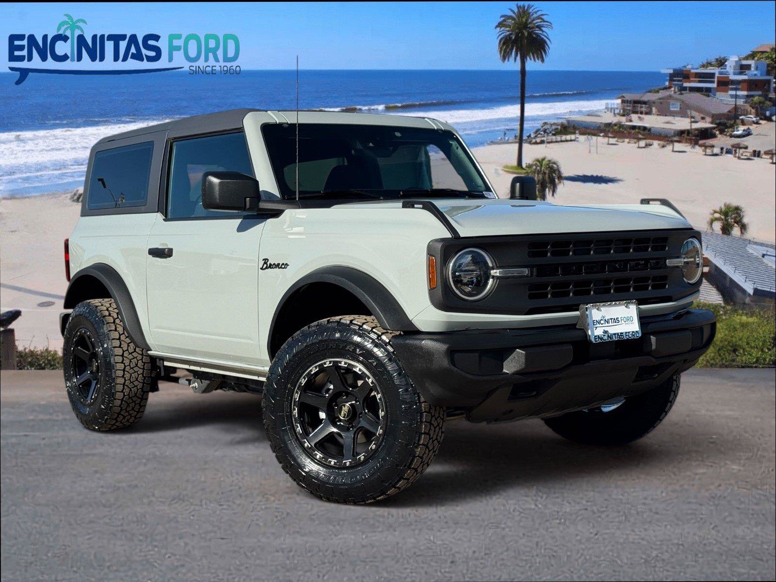 Certified 2023 Ford Bronco 2-Door AWD/4WD image 1