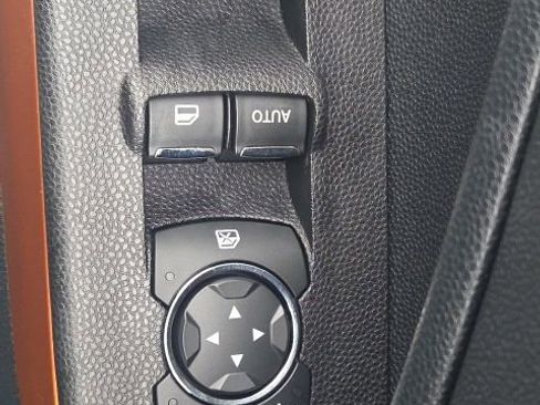 Used 2021 Ford EcoSport SE w/ SE Convenience Package FWD image 18
