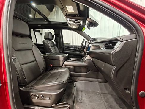 Used 2023 GMC Yukon XL Denali AWD/4WD image 29
