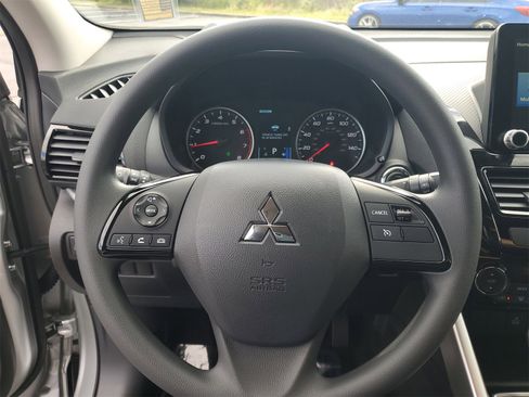 New 2025 Mitsubishi Eclipse Cross LE image 10