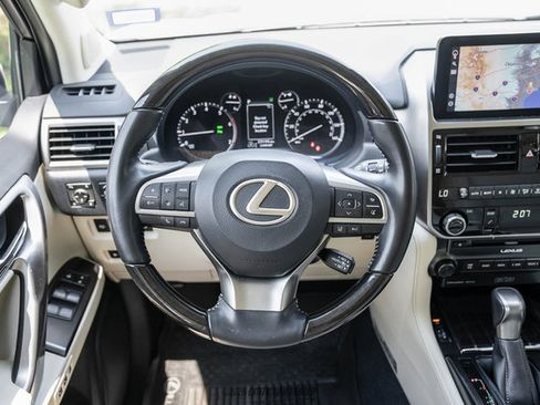 Used 2023 Lexus GX 460 Luxury w/ Sport Design Package AWD/4WD image 29