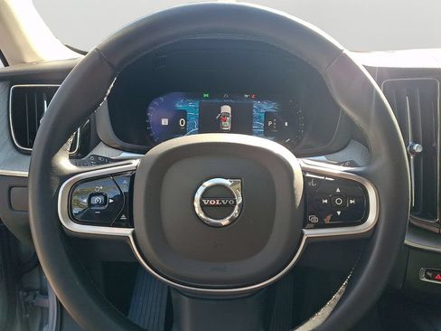 Used 2025 Volvo XC60 B5 Plus AWD/4WD image 20