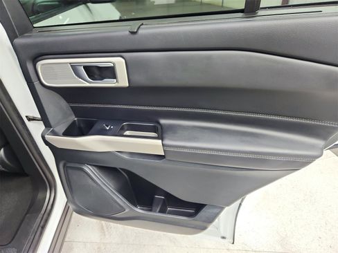 Used 2024 Ford Explorer Limited image 44