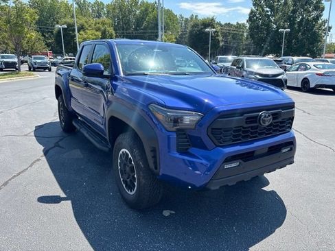 Used 2025 Toyota Tacoma TRD Off-Road w/ TRD Off Road Upgrade Package AWD/4WD image 5
