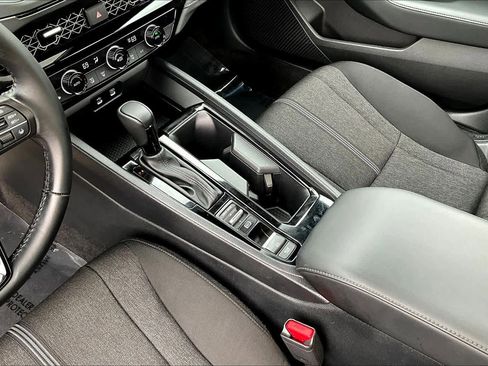 Used 2024 Honda Accord Sport image 15