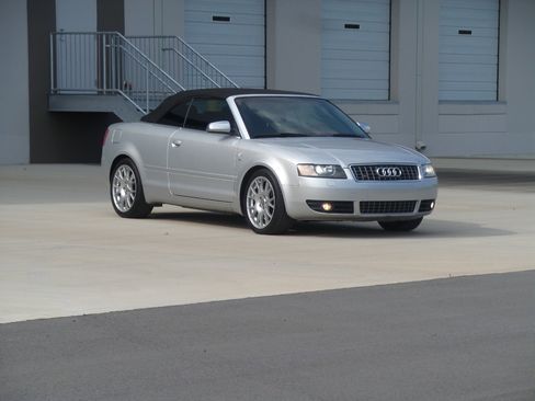 Used 2006 Audi S4 Cabriolet image 2