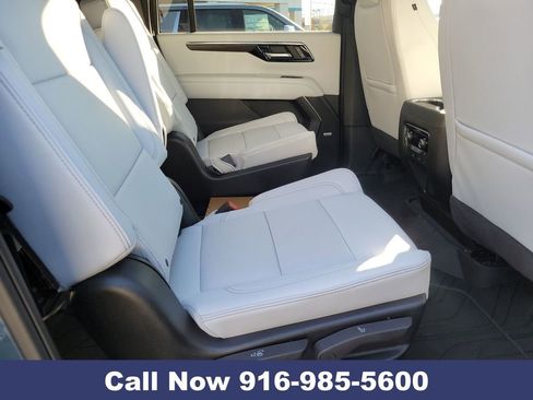 New 2026 Chevrolet Suburban Premier image 32