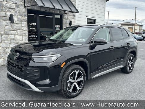 Used 2025 Volkswagen Tiguan SE AWD/4WD image 1