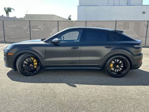 Used 2024 Porsche Cayenne Turbo GT image 7