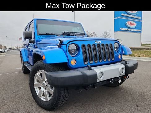Used 2015 Jeep Wrangler Unlimited Sahara w/ Max Tow Package image 13