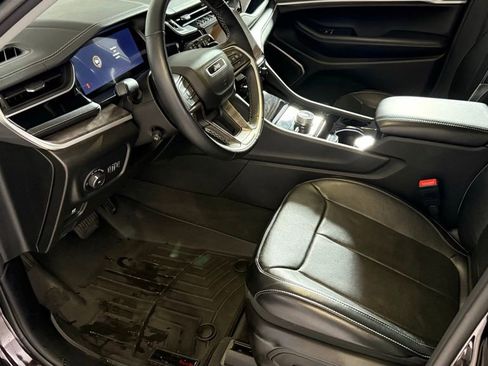 Certified 2022 Jeep Grand Cherokee L Limited w/ Luxury Tech Group II image 12