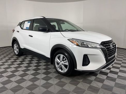 Used 2024 Nissan Kicks S image 2