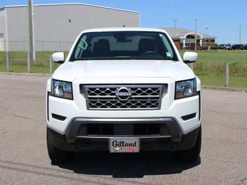Used 2022 Nissan Frontier SV AWD/4WD image 4