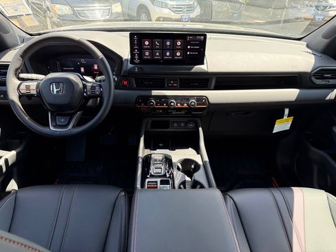 Certified 2026 Honda Pilot TrailSport image 17
