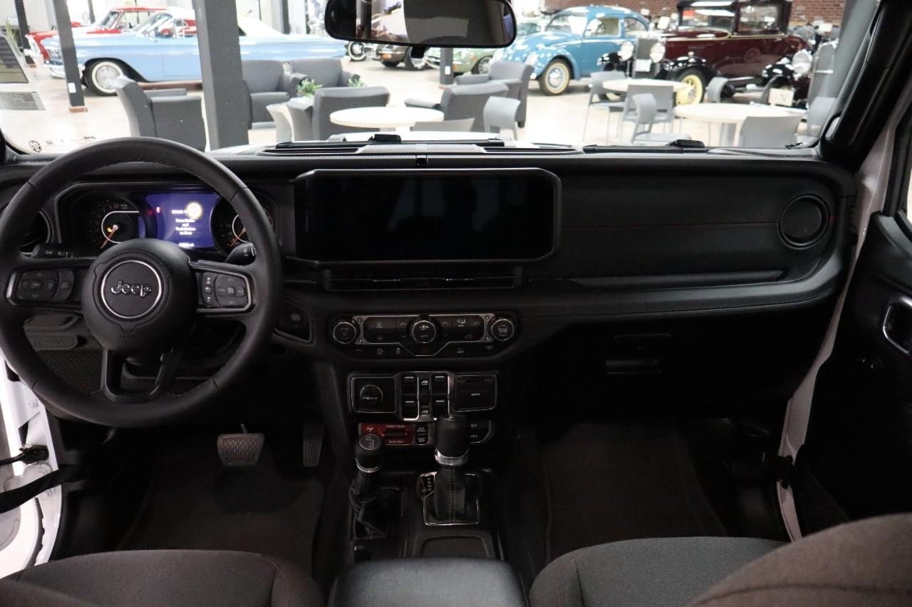 Used 2026 Jeep Gladiator Rubicon AWD/4WD image 13