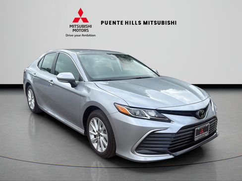 Used 2023 Toyota Camry LE w/ Convenience Package FWD image 3