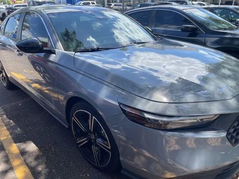 Used 2023 Honda Accord Sport image 2