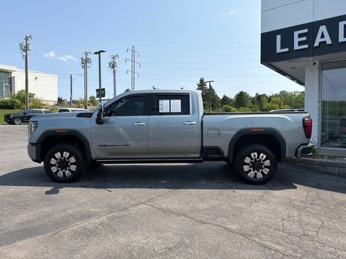 Used 2024 GMC Sierra 2500 Denali w/ Denali Reserve Package AWD/4WD image 2