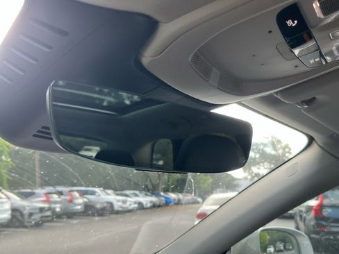 Certified 2022 Volvo XC60 B5 Inscription w/ Climate Package image 42