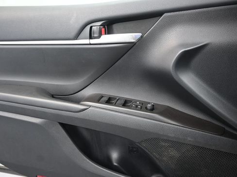 Used 2023 Toyota Camry SE FWD image 14