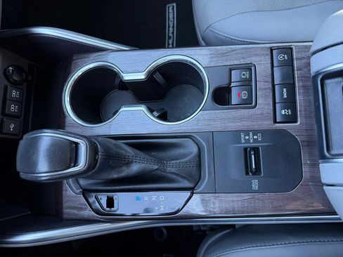 Used 2021 Toyota Highlander Limited image 35