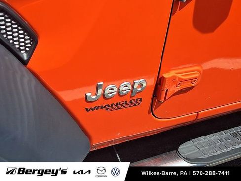 Used 2019 Jeep Wrangler Sport AWD/4WD image 12