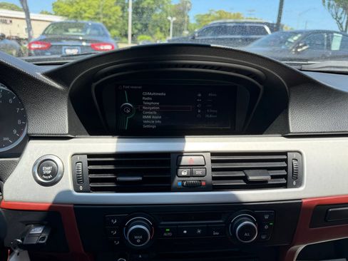 Used 2011 BMW M3 Convertible RWD image 9