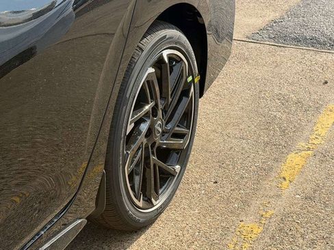 New 2026 Nissan Sentra SR FWD image 21