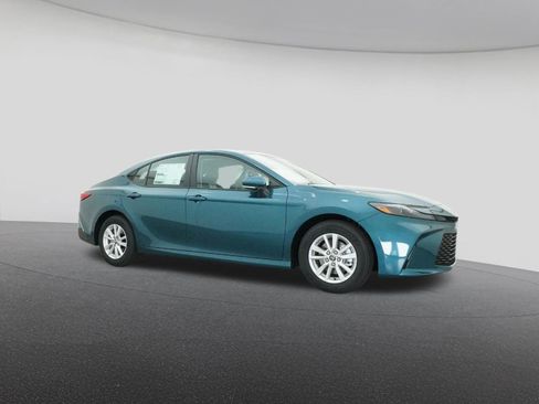 New 2026 Toyota Camry LE FWD image 28