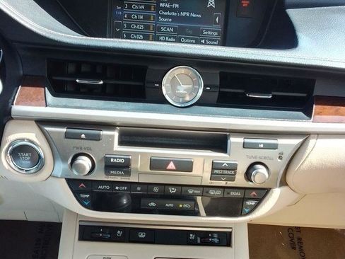 Used 2015 Lexus ES 350 Sedan w/ Luxury Package image 9