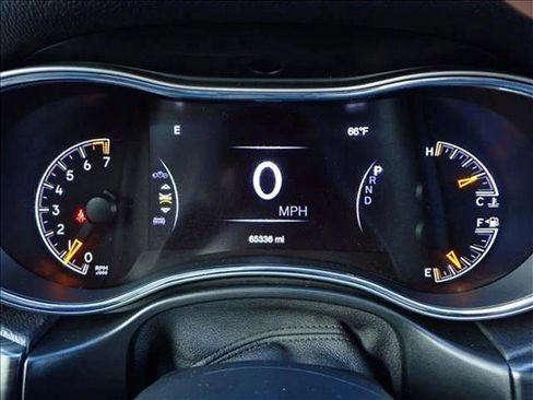 Used 2019 Jeep Grand Cherokee Laredo w/ 18" Wheel & 8.4" Radio Group image 22