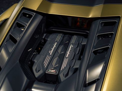 Used 2025 Lamborghini Revuelto AWD/4WD image 9