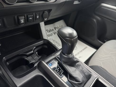 Used 2022 Toyota Tacoma TRD Sport image 6