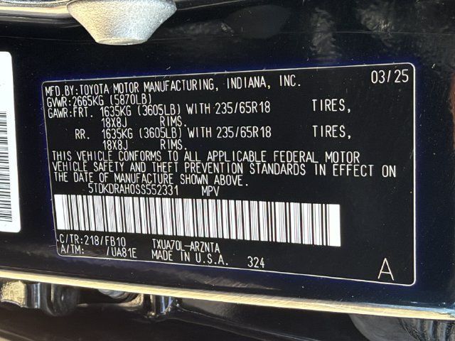 Used 2025 Toyota Highlander LE FWD image 26