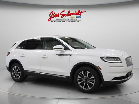 Used 2023 Lincoln Nautilus Reserve image 2