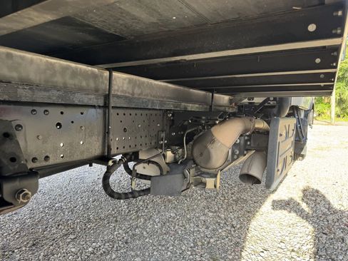 Used 2024 Isuzu NPR 4500 HD RWD image 11